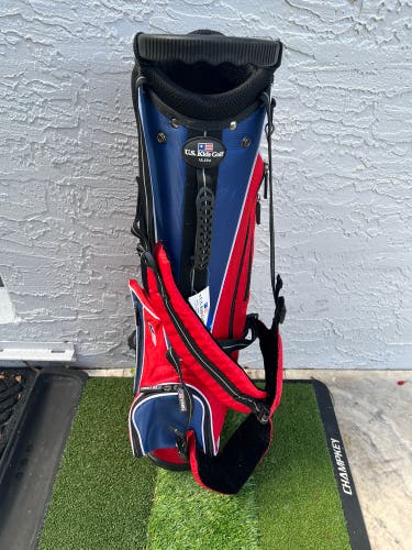 US Kids ultralight Golf Bag (New). Size UL 54 with rain hood.   Brad new condition.