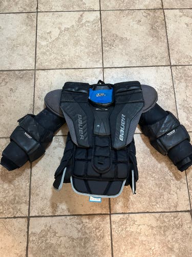 Medium Bauer Elite Goalie Chest Protector (Used)