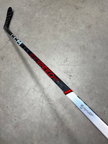 80 Flex P28 Senior CCM JetSpeed FT6 Pro Right Hand Hockey Stick Pro Stock (Like New)