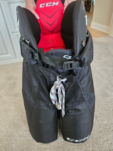 Men's Large CCM QLT Hockey Pants (Used)