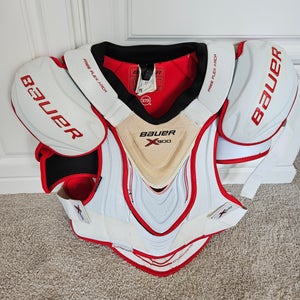 Men's Large Senior Bauer Vapor X900 Shoulder Pads (Used)