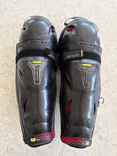 Intermediate Bauer Vapor Hyperlite 14" Shin Pads (Used)