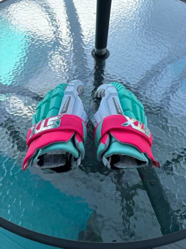 STX Surgeon RZR2 Lacrosse Gloves (New)