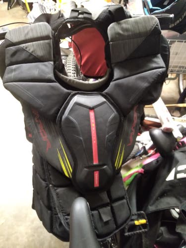 Medium Bauer Vapor Hyperlite 2 Goalie Chest Protector Pro Stock (Used)