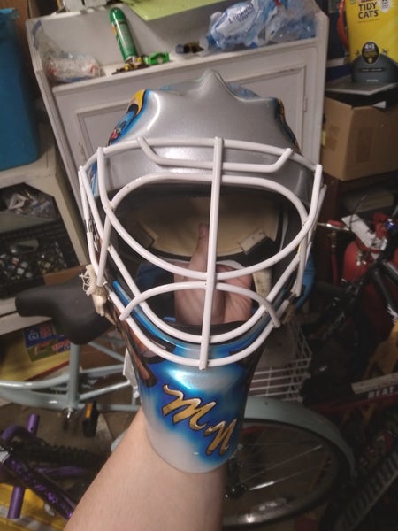 Senior Medium Goalie Mask Pro Stock (Used)
