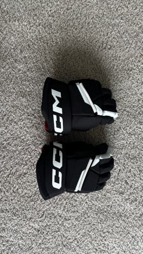 CCM Next Gloves 12" (Used)
