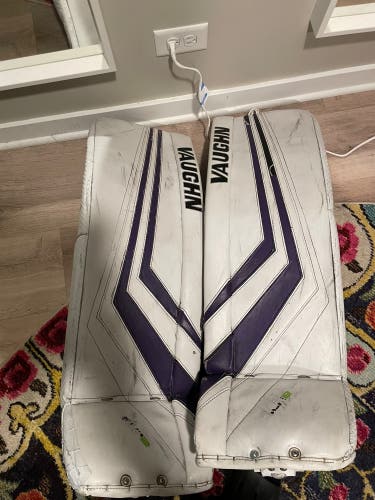 35" Vaughn Ventus SLR2 Goalie Leg Pads (Used)