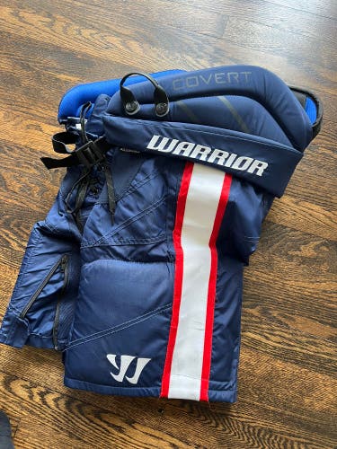 Youth Medium Warrior Covert QRE20 pro Hockey Pants (Used)