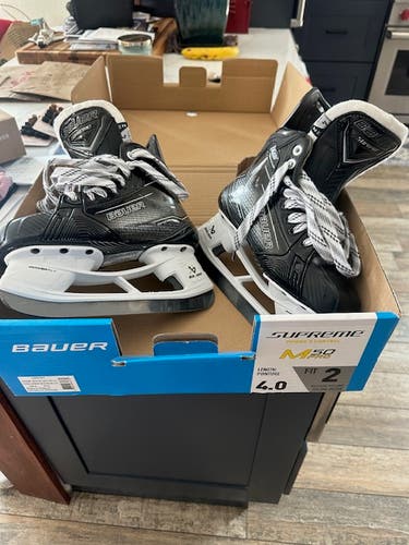 Black 2025 Bauer Supreme M50 Pro Hockey Skates Size 4 (New)