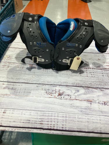 Medium Youth Schutt SI 770 Shoulder Pads (Used)