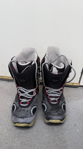 Men's Size M 7.5 (W 8.5) Burton Snowboard Boots Medium Flex All Mountain (Used)