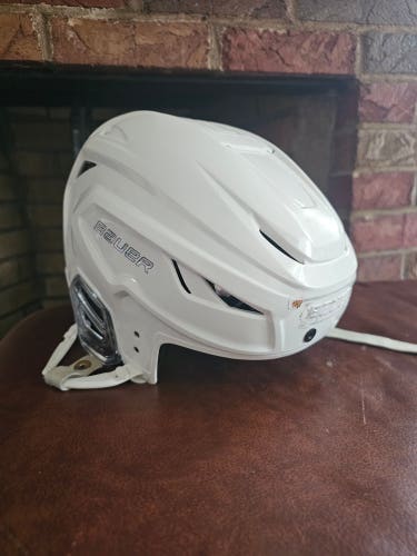 Large Bauer Hyperlite 2 Helmet (Used)
