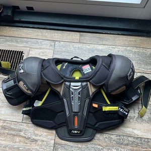 Large Junior CCM Tacks AS-V Shoulder Pads (Used)