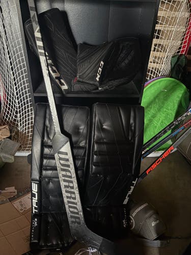 32" True Catalyst 7x4 Regular Goalie Full Set (Used)