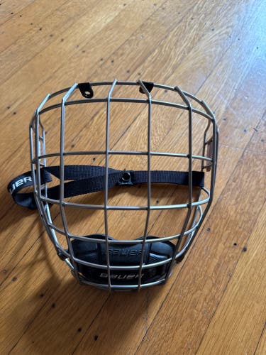 Large Bauer Profile III Facemask Full Cage (Used)