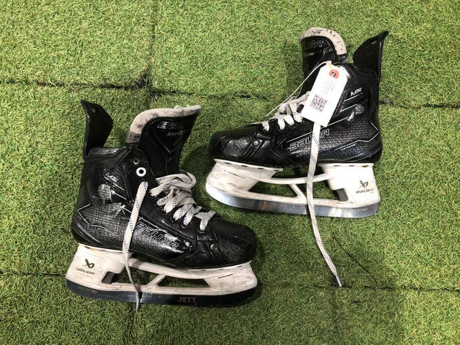Intermediate Bauer Supreme M50 Pro Hockey Skates Size 5.5 | Bauer Fit 3 (Used)