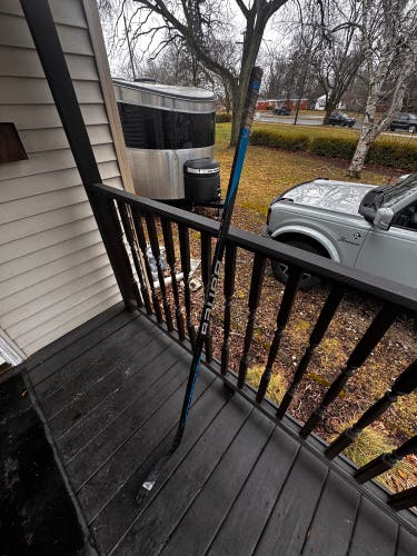 Senior Bauer Nexus Sync Right Handed Hockey Stick P28 70 Flex (Used)