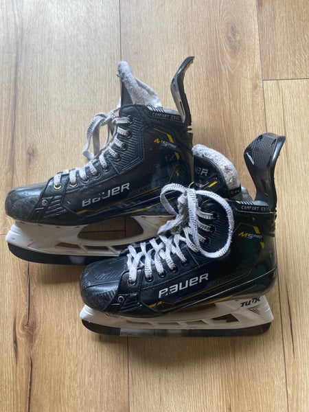 Bauer Supreme M5 Pro Hockey Skates Regular Width 7 (Used)