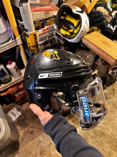 Large Nike Bauer 4500 Helmet (Used)