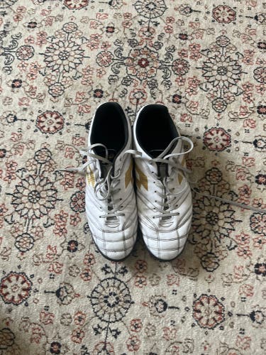 White Men's Size M 9.5 (W 10.5) Lotto Turf Cleats Cleats (Used)