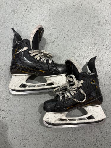 Senior Bauer Supreme M5 Pro Hockey Skates Size 6 (Used)