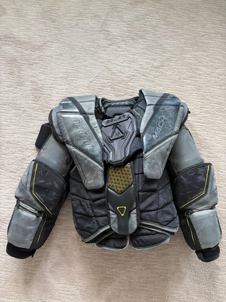 Large 2023 Bauer Mach Goalie Chest Protector Pro Stock (Used)