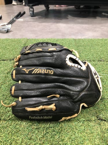 Mizuno Prospect RH Pitcher's Softball Glove 12" (Used)