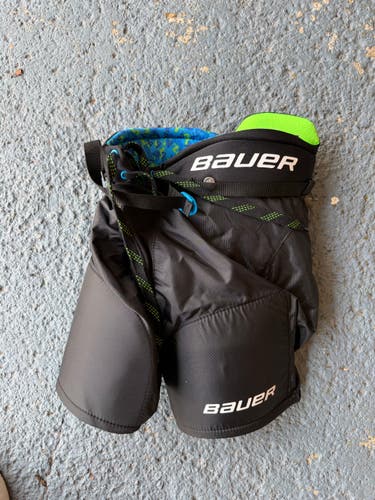 Youth Large Bauer Hockey Pants (Used)