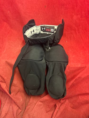 Football Pants: Men's Medium Youth Under Armour Game Pants (Used)