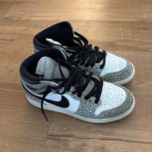 Men's 6Y (Big Kids / Youth) Nike Shoes (Used)