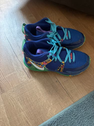 Men's 6.5Y (Big Kids / Youth) Nike lebron witness 7 Shoes (Used)