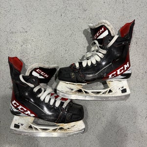 Intermediate CCM JetSpeed FT485 Hockey Skates Regular Width Size 4.5 (Used)