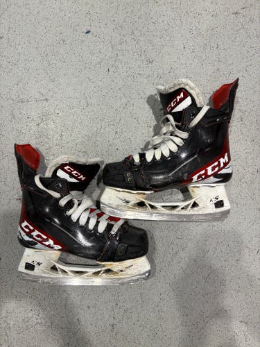 Intermediate CCM JetSpeed FT485 Hockey Skates Regular Width Size 4.5 (Used)