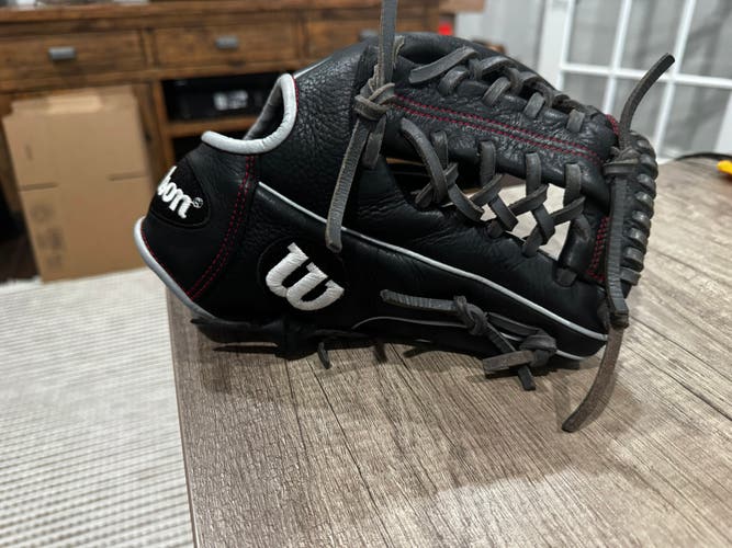 Wilson A1000 RH Infield Baseball Glove 11.75" (Used)
