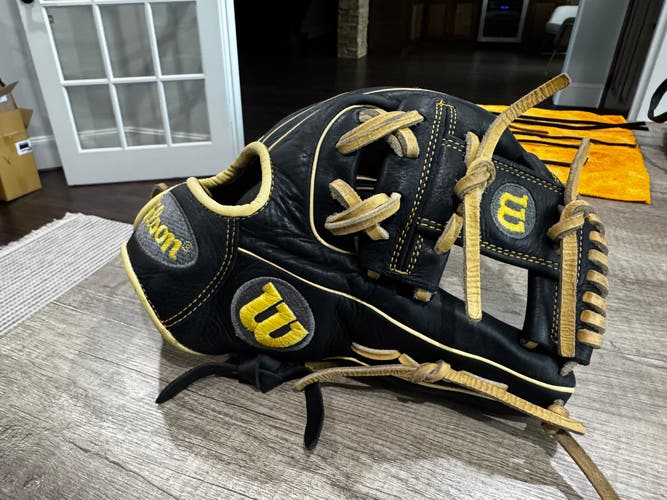Wilson A1000 RH Infield Baseball Glove 11.5" (Used)