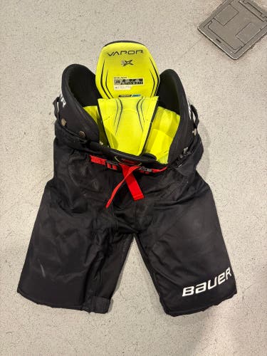 Black Junior XL Bauer Vapor 2X Hockey Pants (Used)