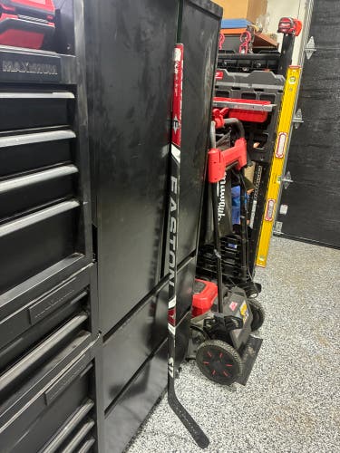 Intermediate Easton S17 Left Hand Hockey Stick Mid Pattern 65 Flex (New)