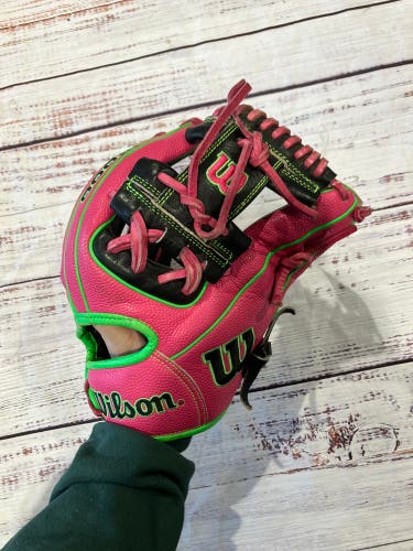 Pink Wilson A2000 RH Baseball Glove 11.5" (Used)