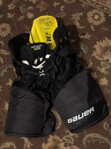 Junior Medium Bauer Supreme S29 Hockey Pants (Used)