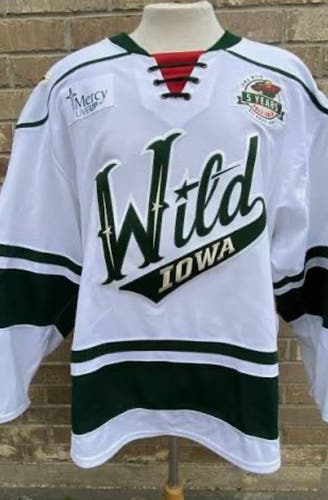 White Medium Men's CCM Jersey (New)