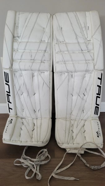 31" True 7x3 Goalie Leg Pads (Used)