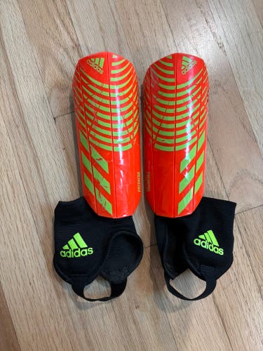 Unisex youth Small Adidas Shin Guards (Used)