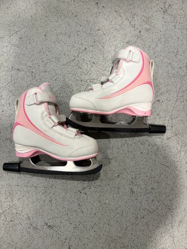 Riedell Soar Figure Skates Junior 12 (Used)