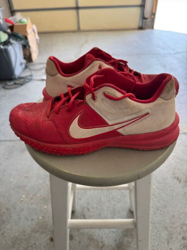 Red Men's Size M 9.0 (W 10.0) Nike Low Top Turf Cleats (Used)