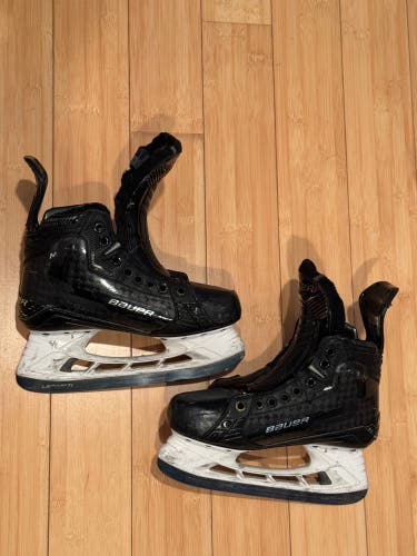 Bauer Supreme Mach Hockey Skates Regular Width Fit 2 Size 5 (Used)
