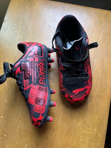 Red Kids 7K (Toddler) Puma Cleats (Used)