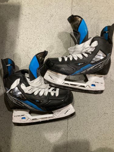 Intermediate True TF9 Hockey Skates Regular Width Size 5.5 (Used)