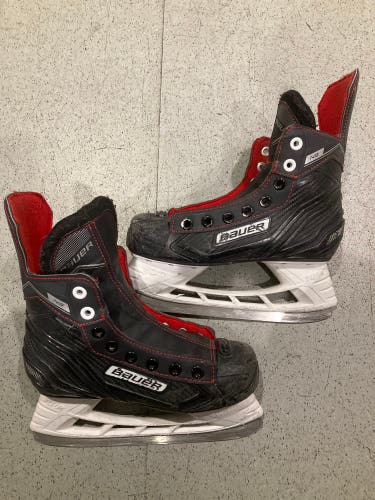 Junior Bauer NS Hockey Skates Regular Width Size 2 (Used)