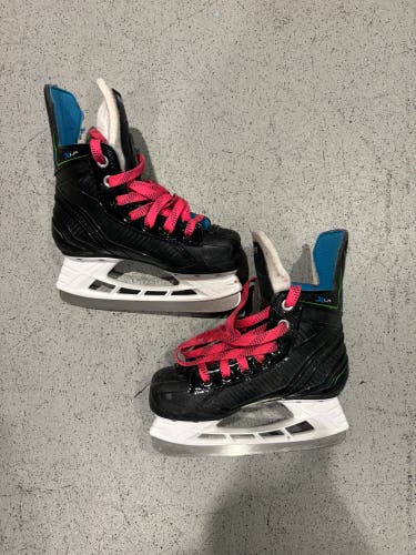 Youth Bauer XLP Hockey Skates Regular Width 12 (Used)