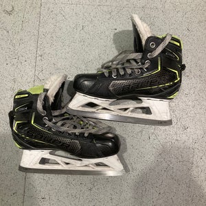 Junior Bauer GSX Hockey Goalie Skates Regular Width Size 3.5 (Used)